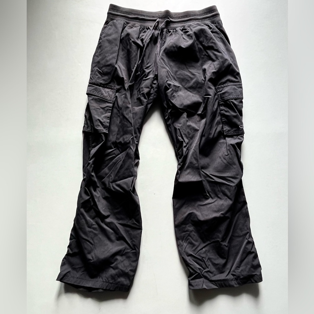 Champion Women’s Black Loose Fitting Athletic Cargo Pants
